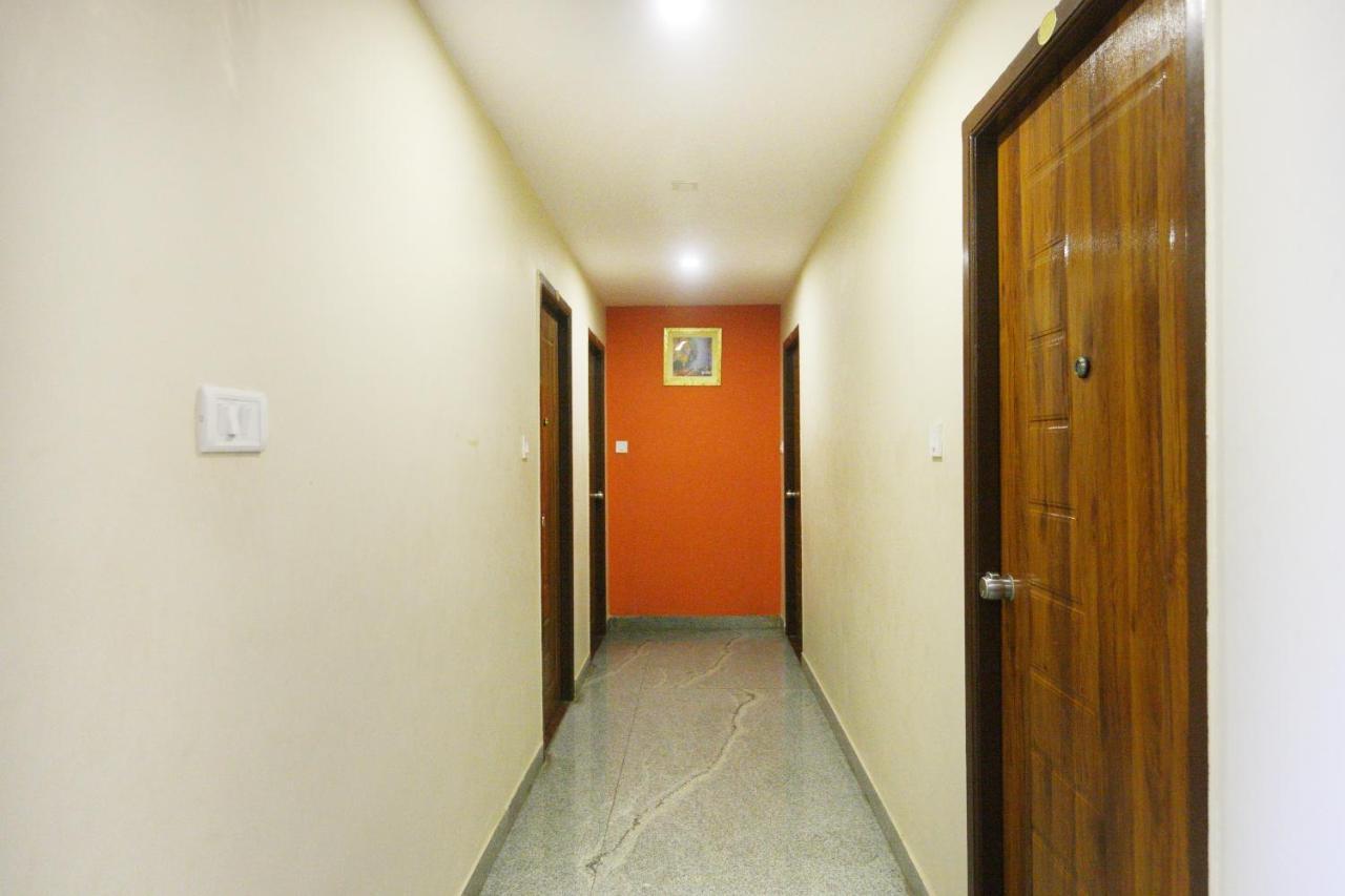Hotel Oyo 7224 Krishna Prasad Madrás Exterior foto